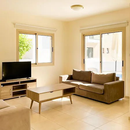 Merope Irena 1 * Polis