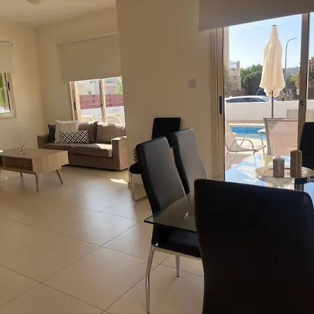 Merope Irena 1 * Polis