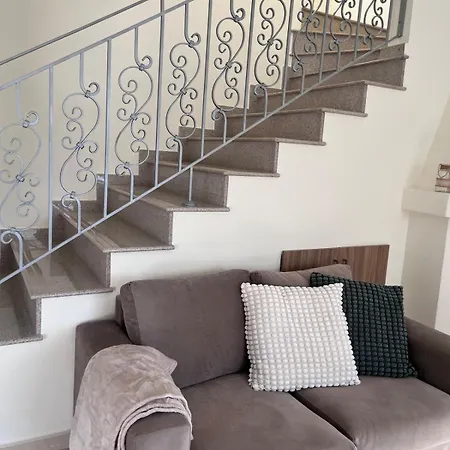 Merope Irena 1 * Polis