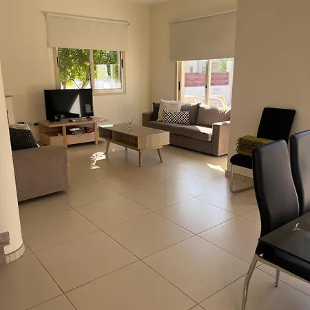 Merope Irena 1 * Polis