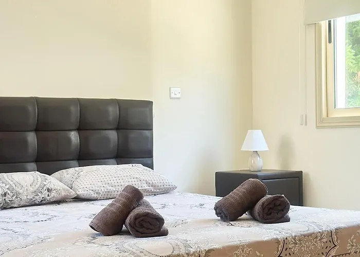 Merope Irena 1 * Polis