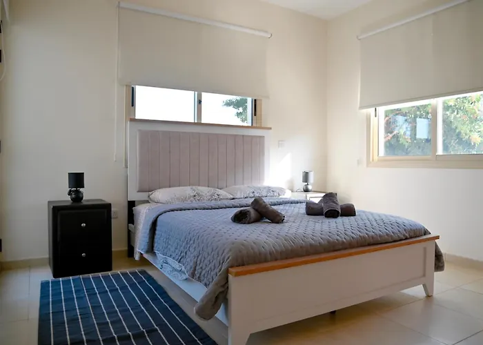 Merope Irena 1 * Polis